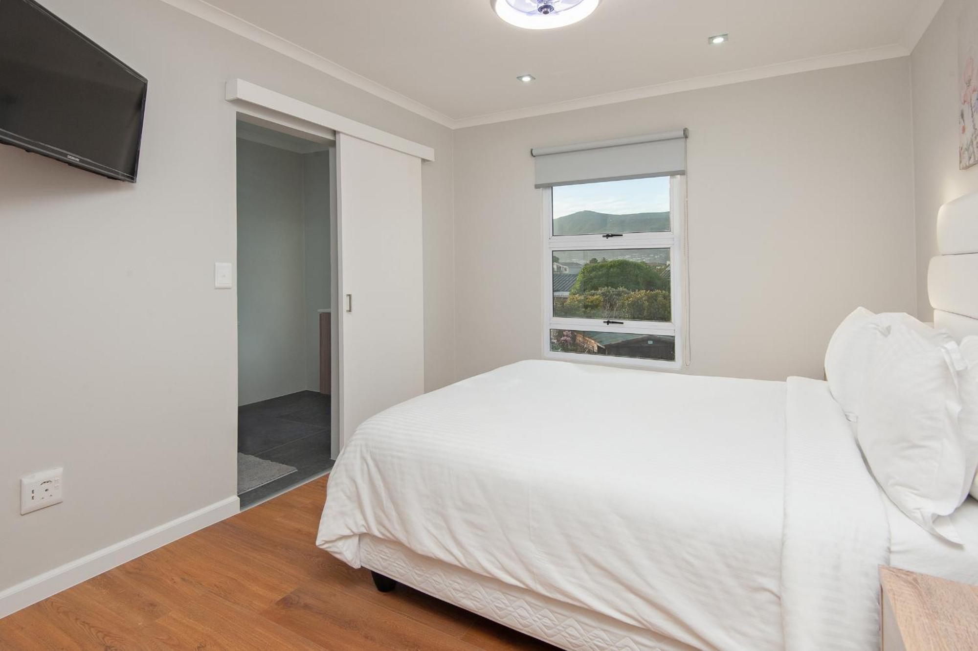 Absolute Ocean Boutique Guesthouse Hermanus Extérieur photo