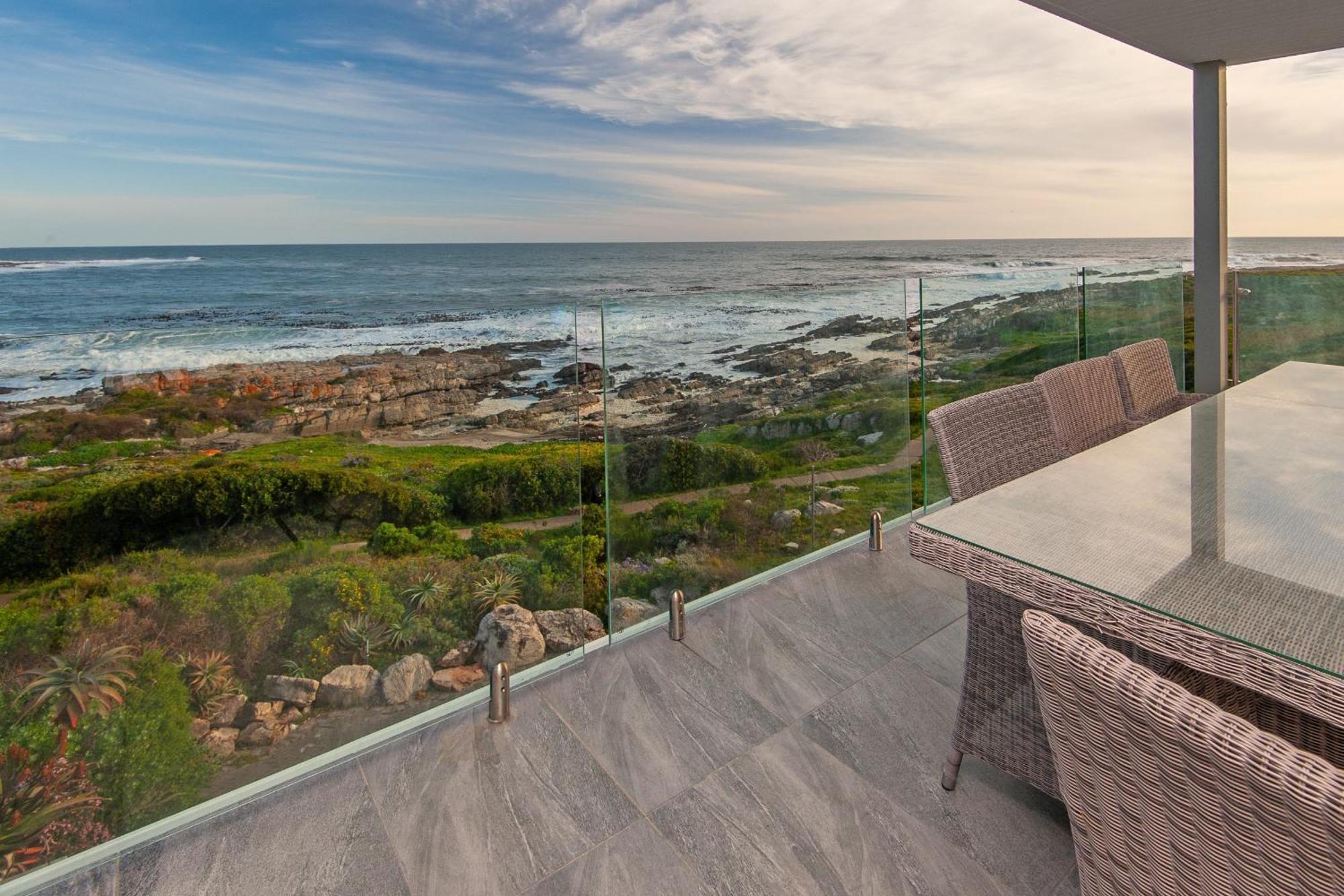 Absolute Ocean Boutique Guesthouse Hermanus Extérieur photo